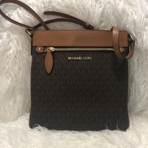 🔥Michael Kors Crossbody 🔥